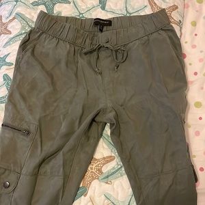 banana republic GREEN CARGO JOGGER Xs